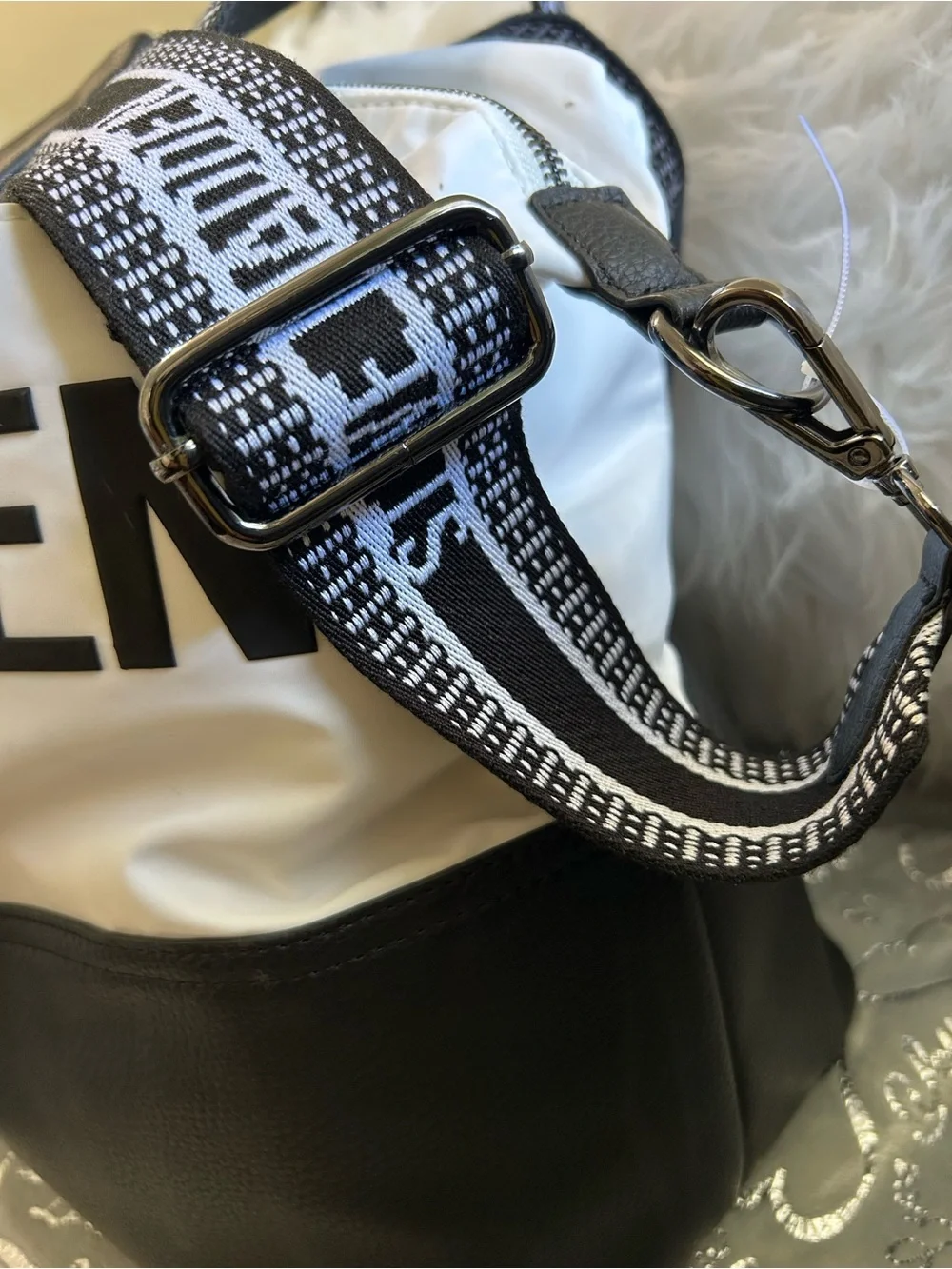 NWT Steve Madden Black and White Multi Pocketed BGymm Duffel Weekender Bag